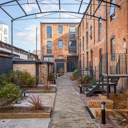 Elliot Oliver - Stylish 2 Bedroom Town Centre Apartment Cheltenham Extérieur photo
