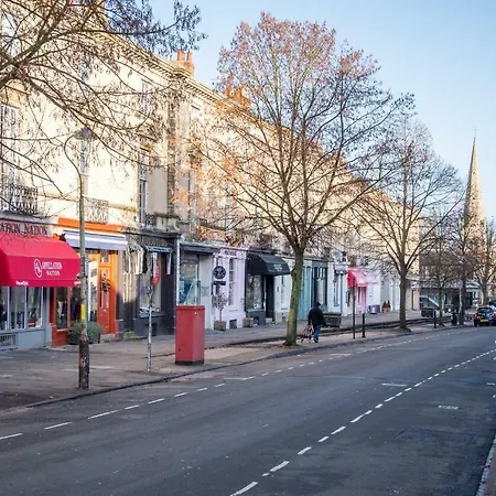 Elliot Oliver - Stylish 2 Bedroom Town Centre Apartment Cheltenham Extérieur photo