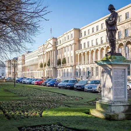 Elliot Oliver - Stylish 2 Bedroom Town Centre Apartment Cheltenham Extérieur photo
