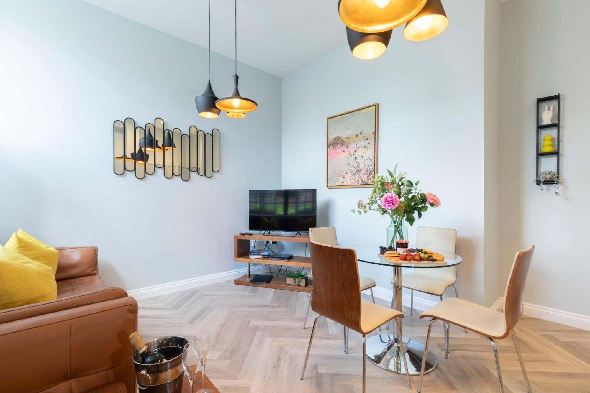 Apartamento Elliot Oliver - Stylish 2 Bedroom Town Centre *