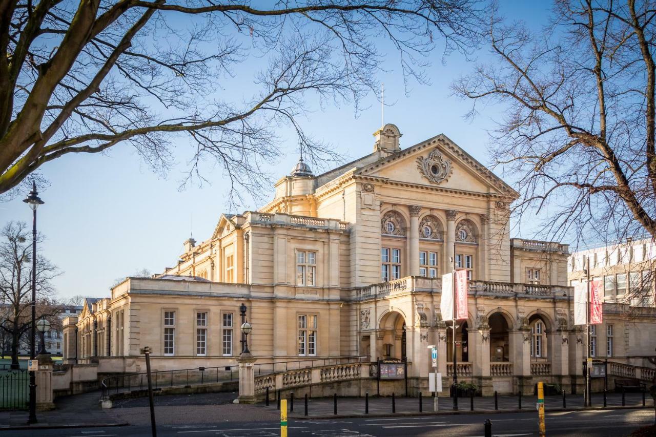 Apartamento Elliot Oliver - Stylish 2 Bedroom Town Centre Cheltenham